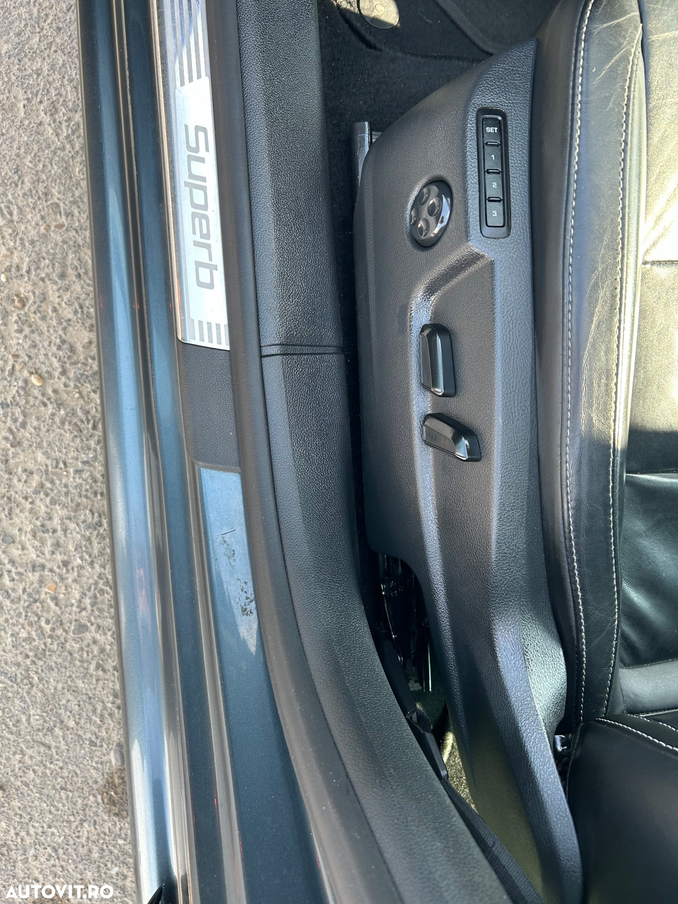 Skoda Superb 1.6 TDI DSG Ambition - 22