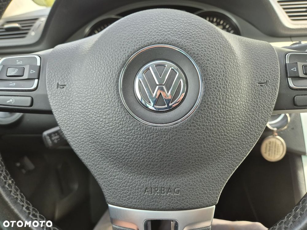 Volkswagen Passat 2.0 TDI DPF BlueMotion Technology Comfortline - 34