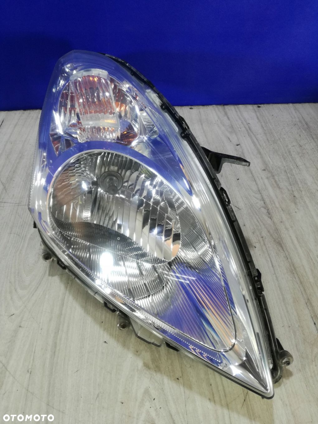 Suzuki Swift V MK710/13 lampa reflektor przód prawa Anglik - 1