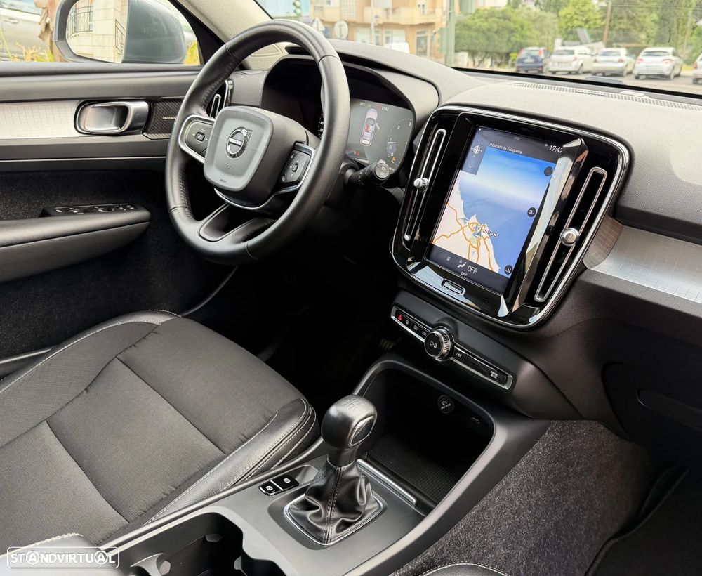 Volvo XC 40 2.0 D3 Momentum - 21