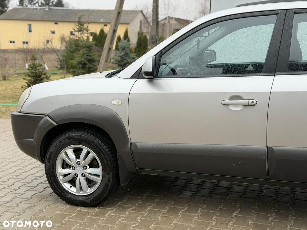 Hyundai Tucson 2.0 CRDi VGT 2WD GLS - 23