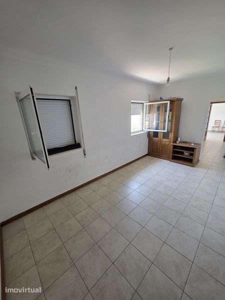 Apartamento T5 Remodelado Zona Industrial de Oliveira de Frades - Grande imagem: 2/9
