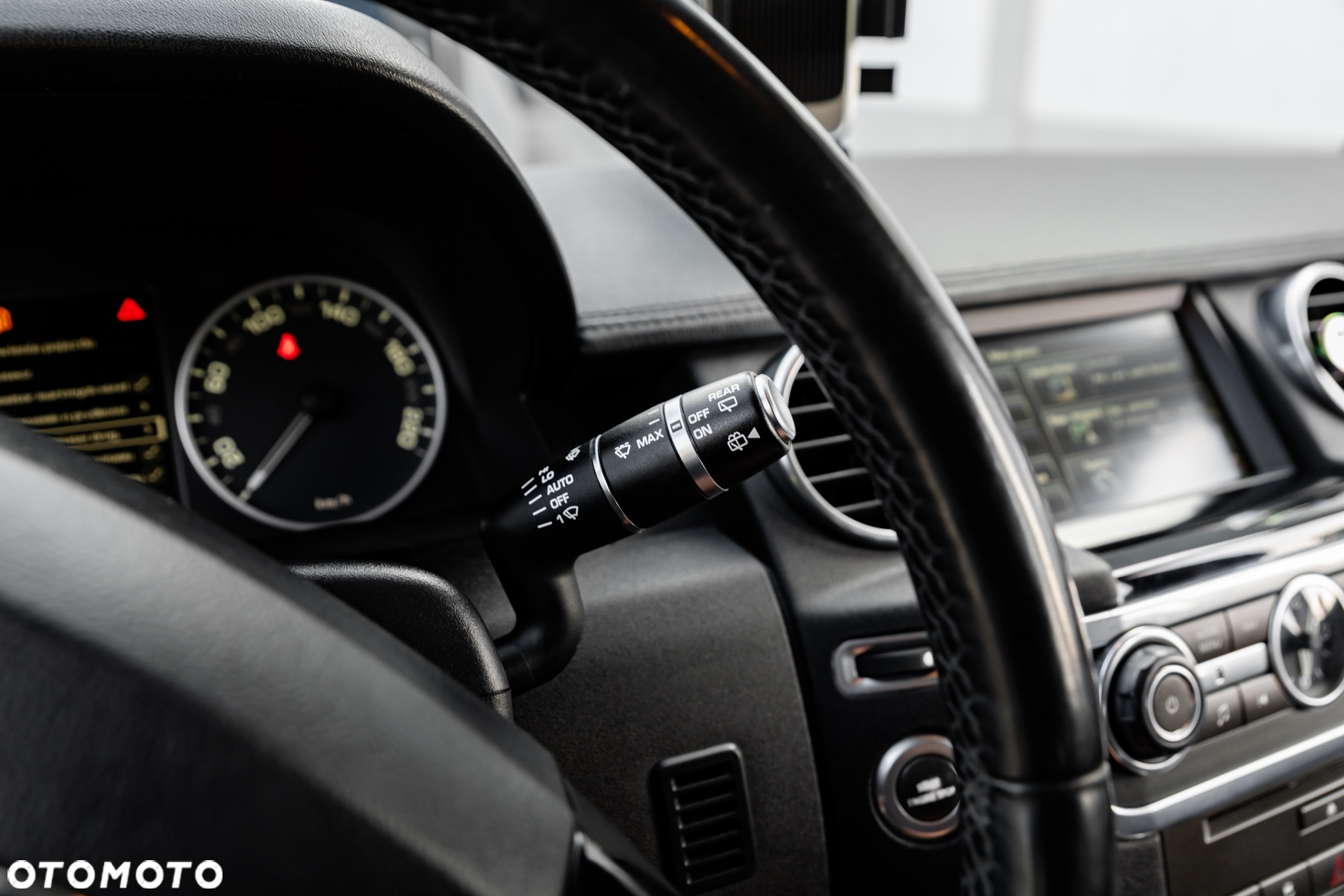 Land Rover Discovery SD V6 HSE - 32