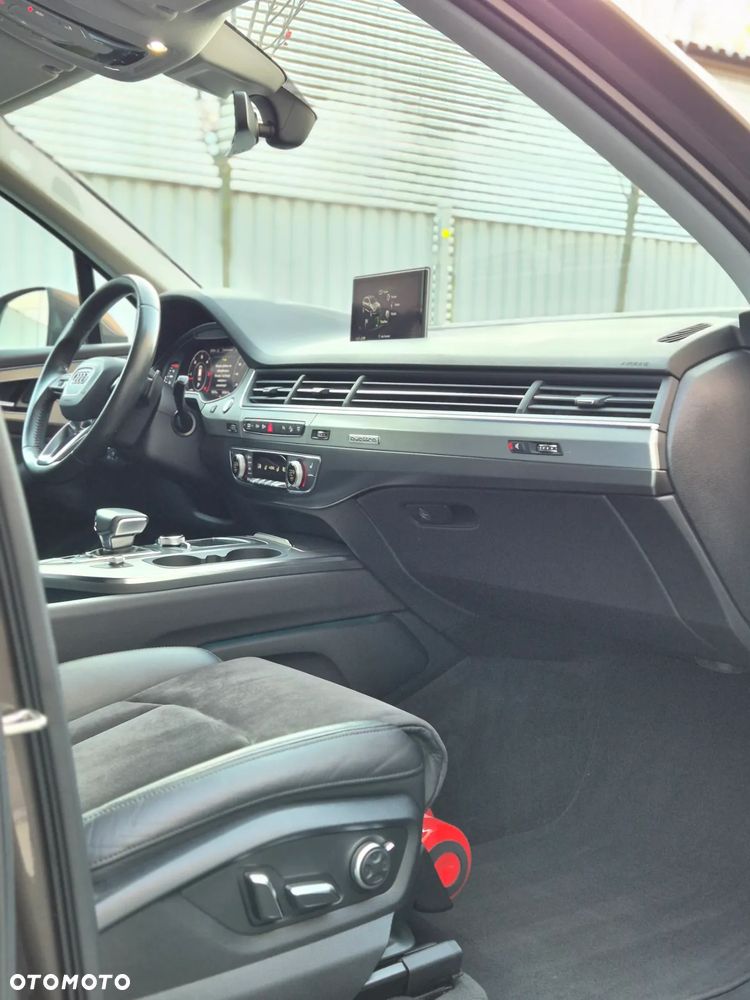 Audi Q7 - 32