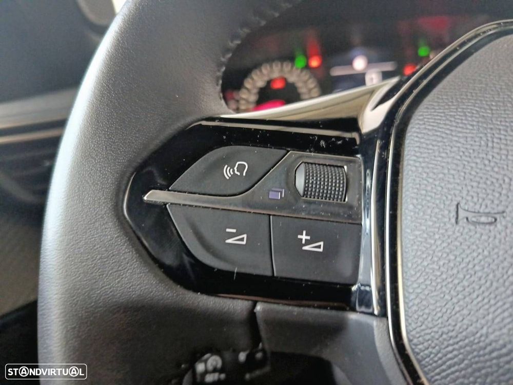 Peugeot 2008 1.2 Hybrid Allure e-DCS6 - 16