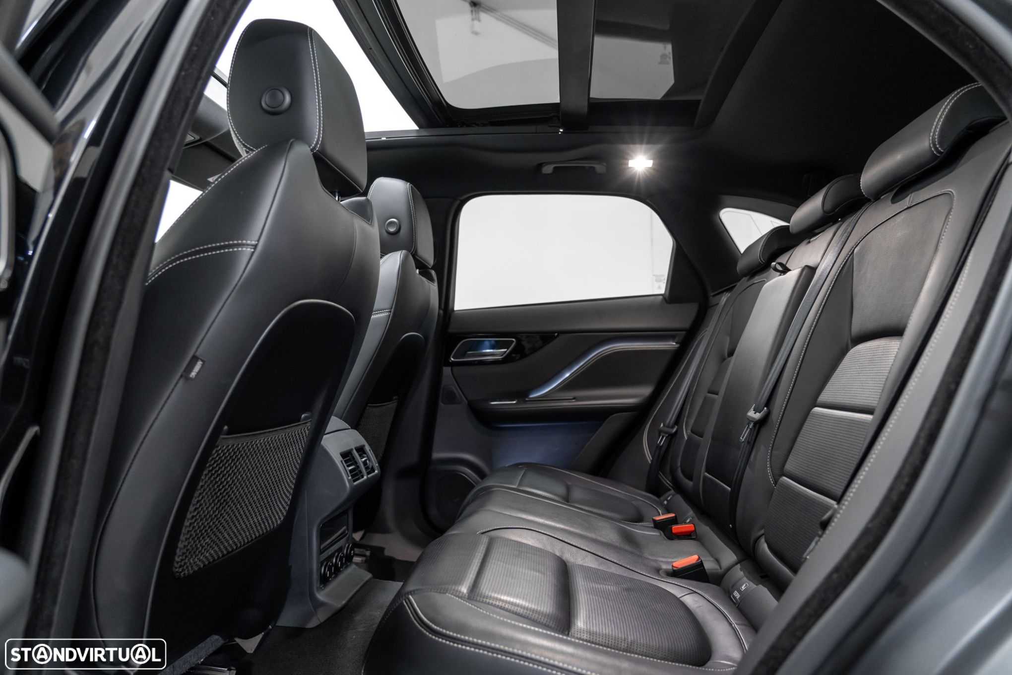 Jaguar F-Pace 2.0 i4D R-Sport AWD Aut. - 7