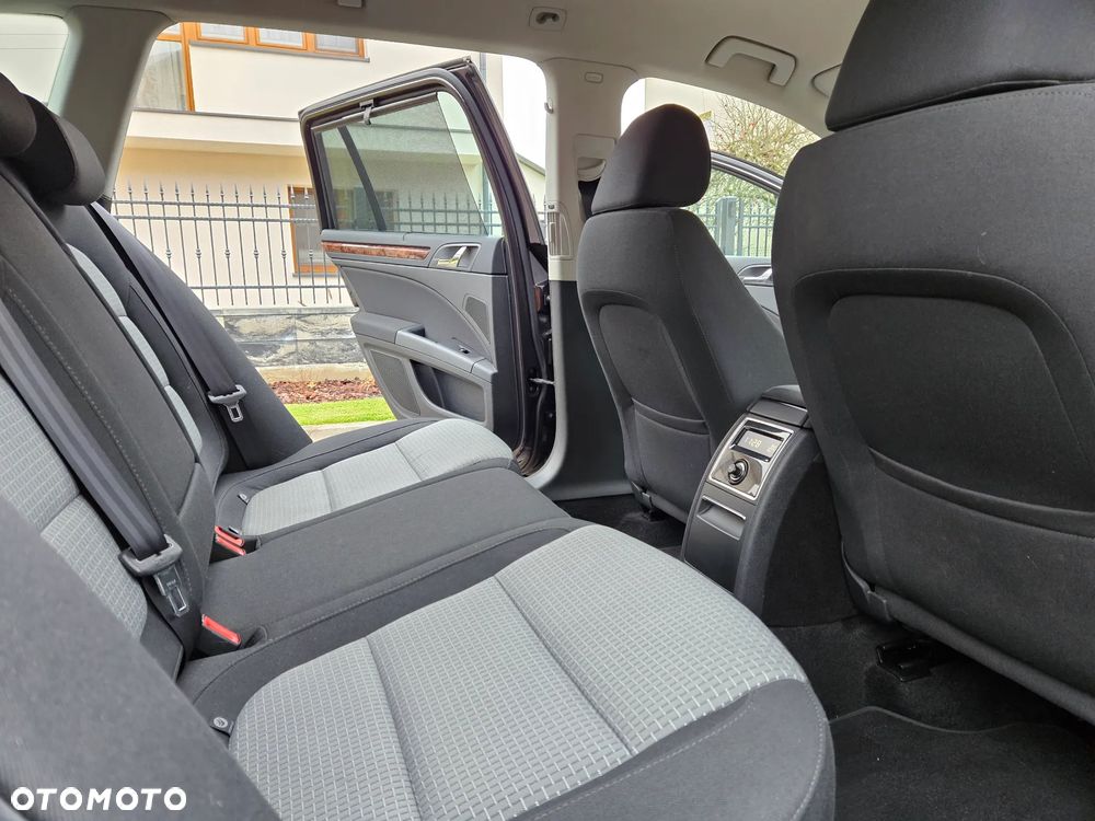 Skoda Superb 2.0 TDI DSG Elegance - 25