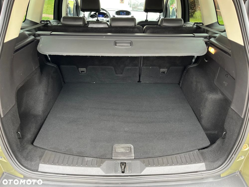 Ford Kuga 2.0 TDCi 4x4 Titanium - 34