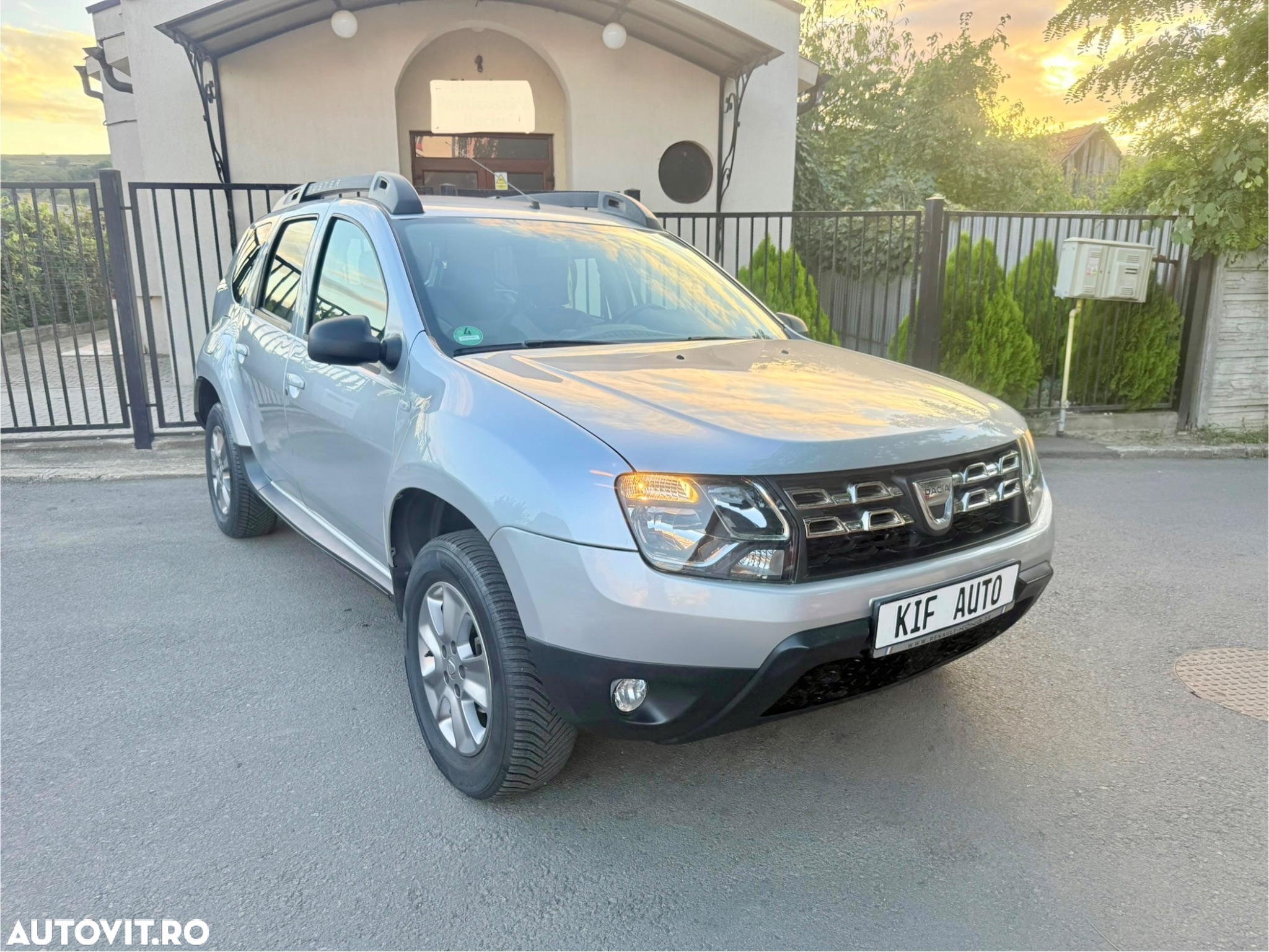Dacia Duster 1.6 SCe Prestige jante 16" - 25