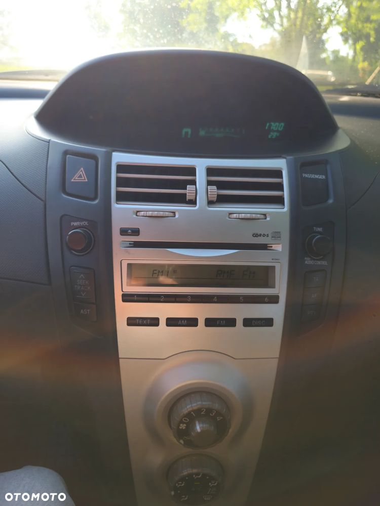 Toyota Yaris - 23
