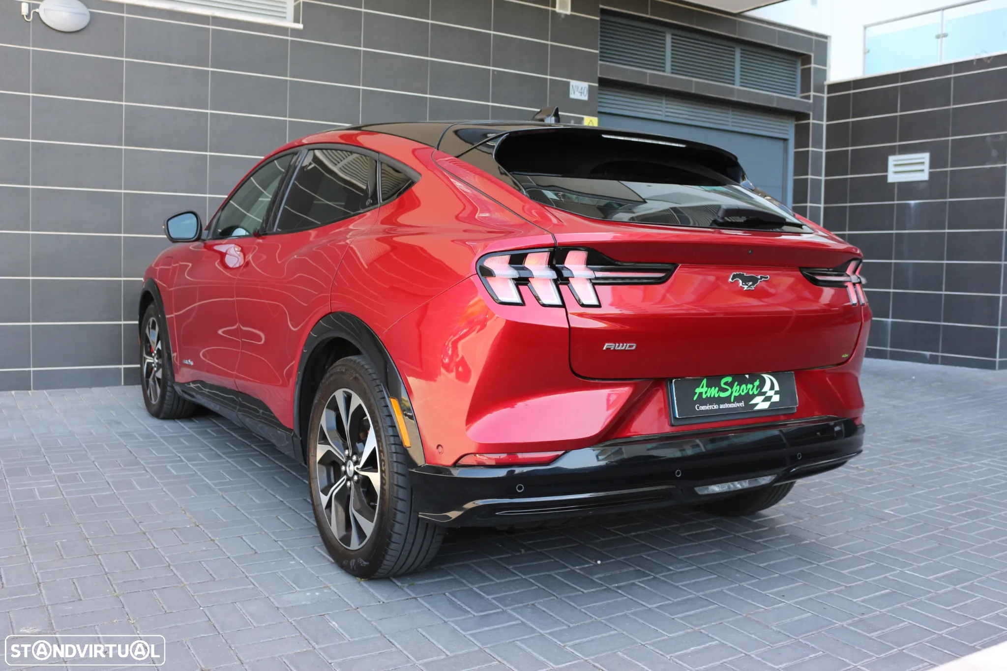 Ford Mustang Mach-E Premium AWD - 54
