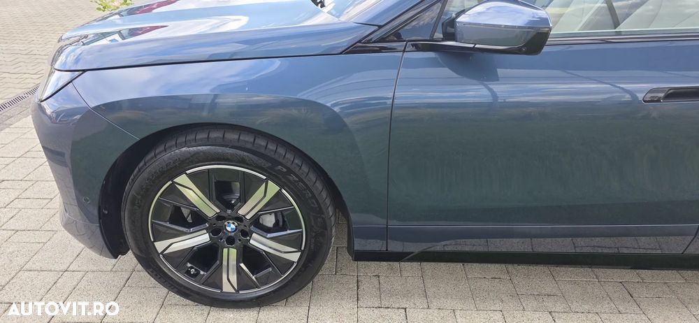 BMW iX xDrive60 - 6
