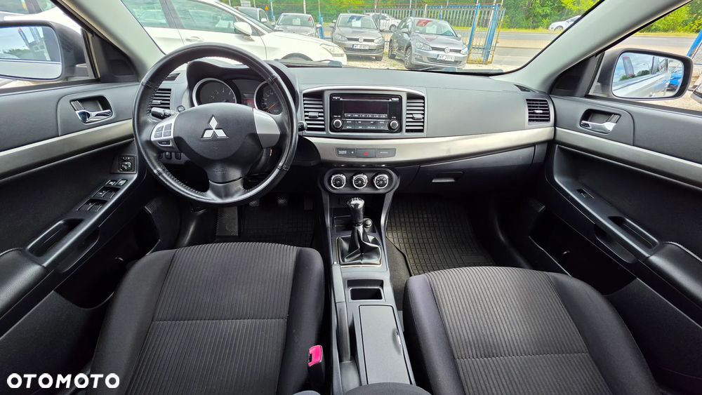 Mitsubishi Lancer 1.6 Invite - 7