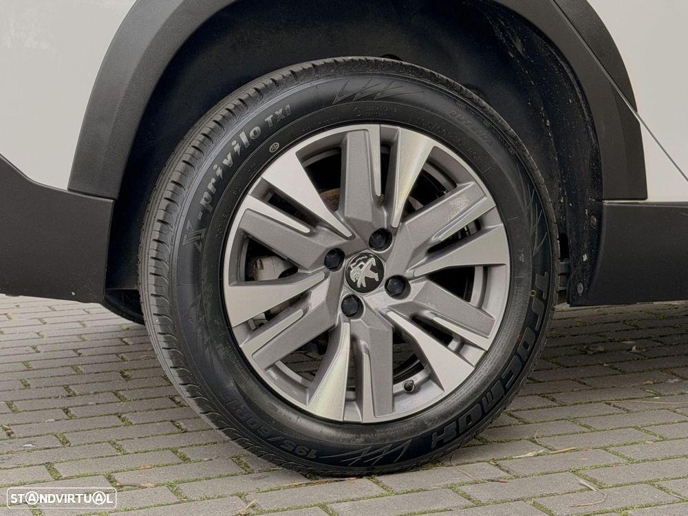 Peugeot 2008 1.2 PureTech Allure - 45