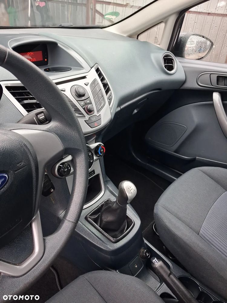 Ford Fiesta - 10