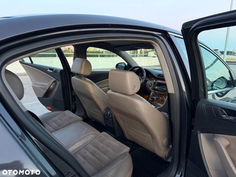 Volkswagen Passat - 4