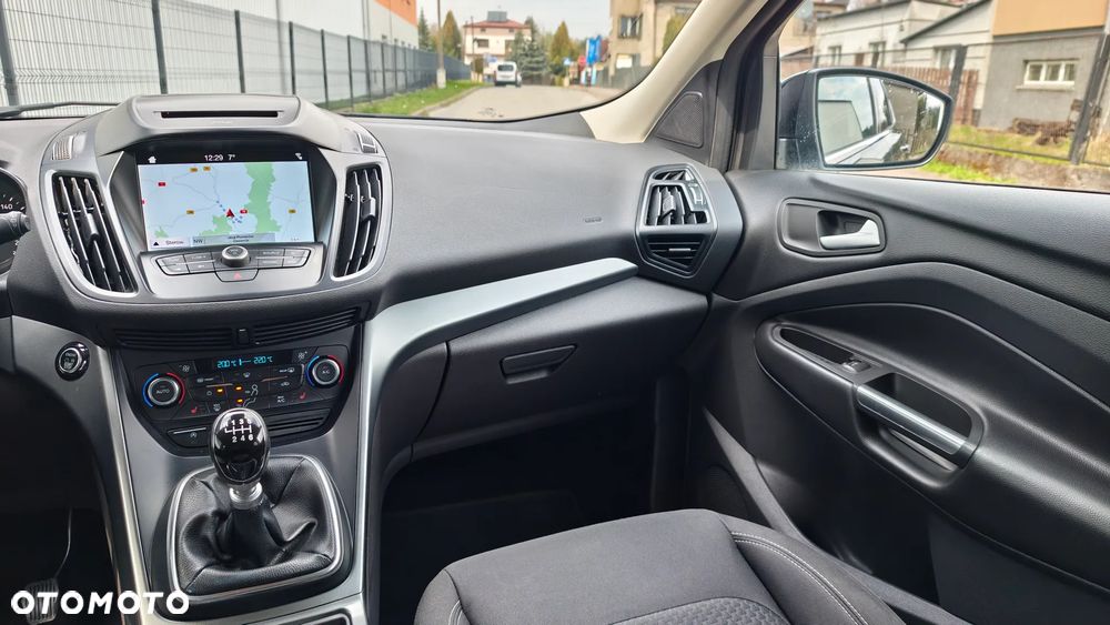Ford Kuga - 27