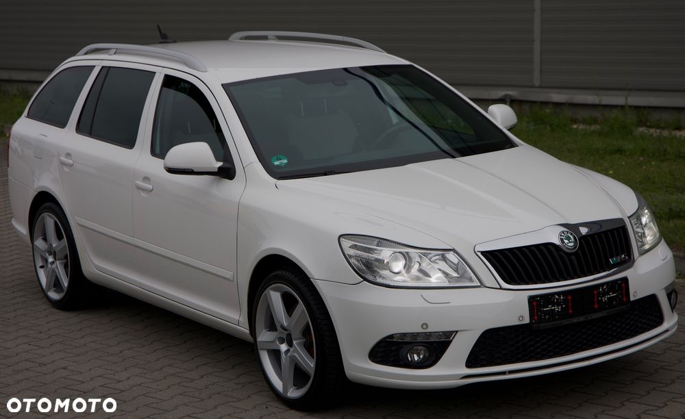 Skoda Octavia 2.0 TDI DPF RS DSG - 9