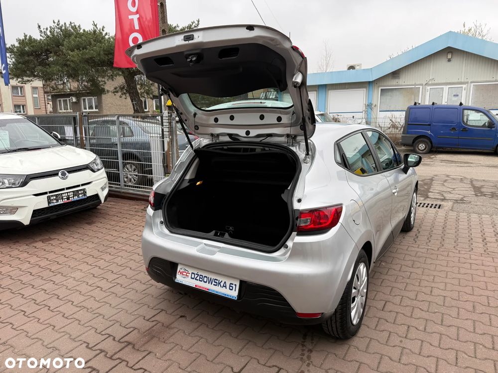 Renault Clio 1.2 16V 75 LIMITED - 15