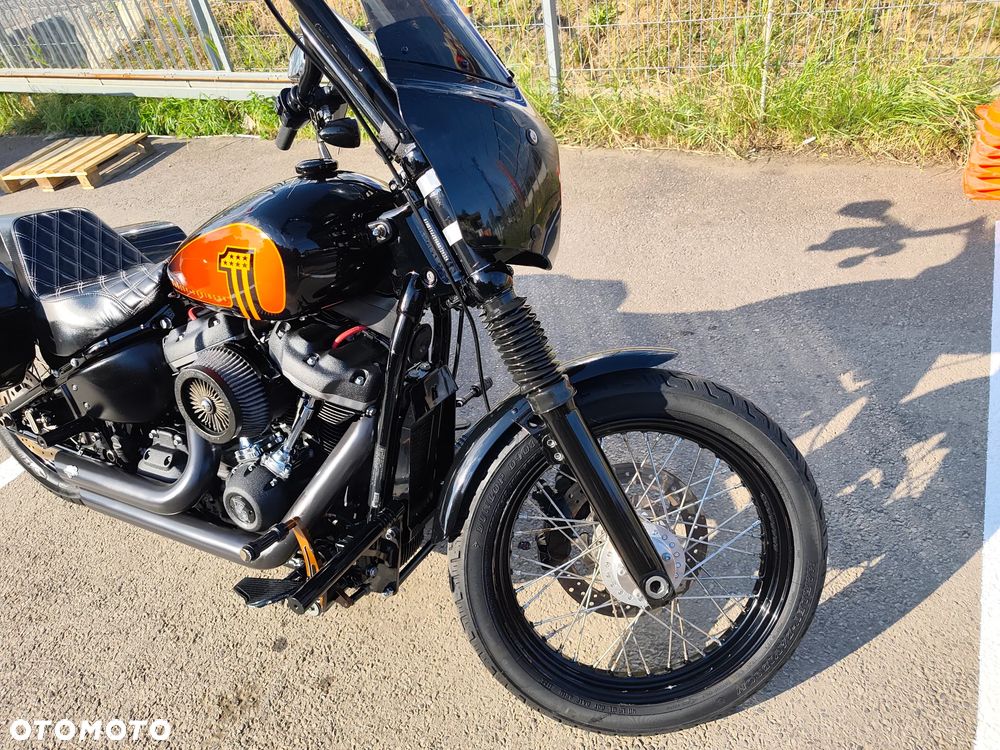 Harley-Davidson Softail Street Bob - 11