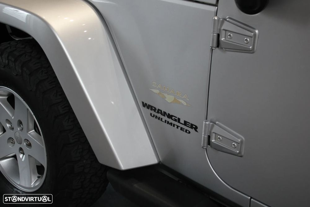 Jeep Wrangler 2.8 CRD ATX Sport - 27