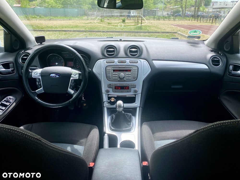 Ford Mondeo 1.6 Ambiente - 13