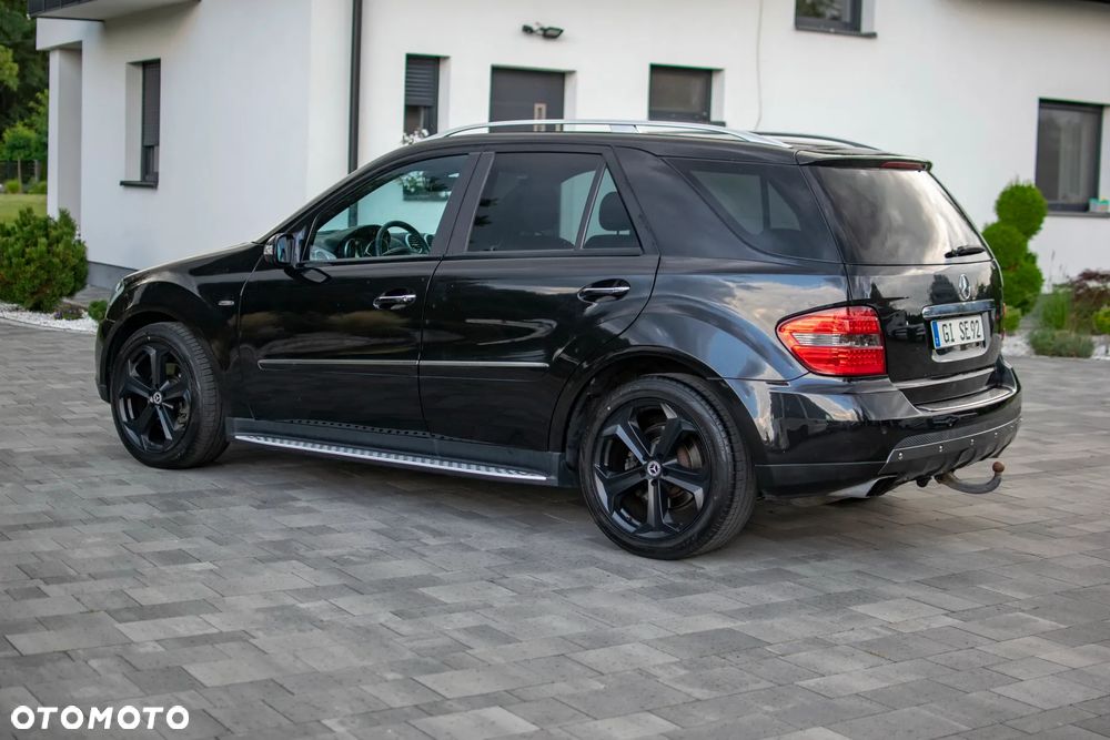 Mercedes-Benz ML - 25