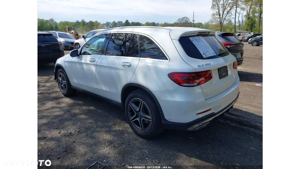 Mercedes-Benz GLC 300 4Matic 9G-TRONIC AMG Line - 9
