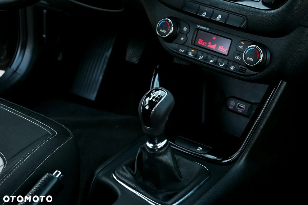 Kia Ceed 1.6 GDI ISG Spirit - 28