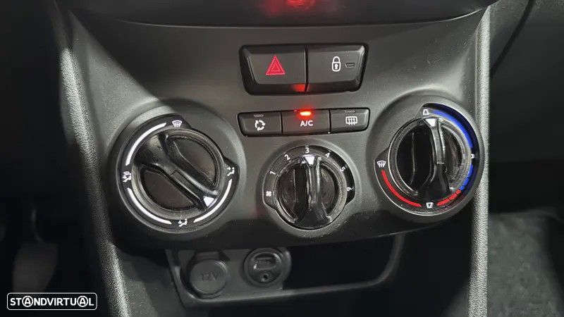 Peugeot 2008 1.6 BlueHDi Style - 27