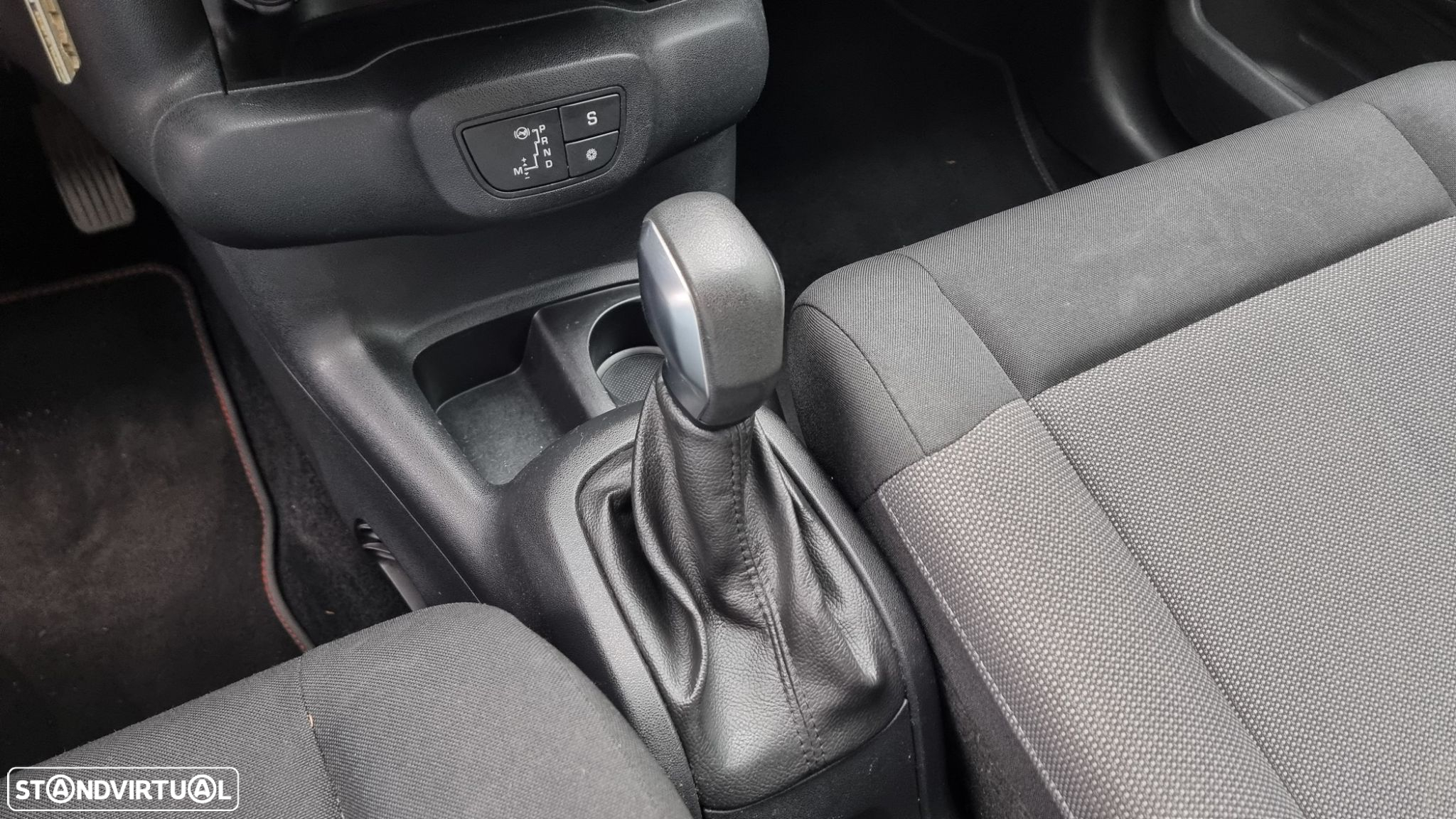 Citroën C4 Cactus 1.2 PureTech Shine EAT6 - 13