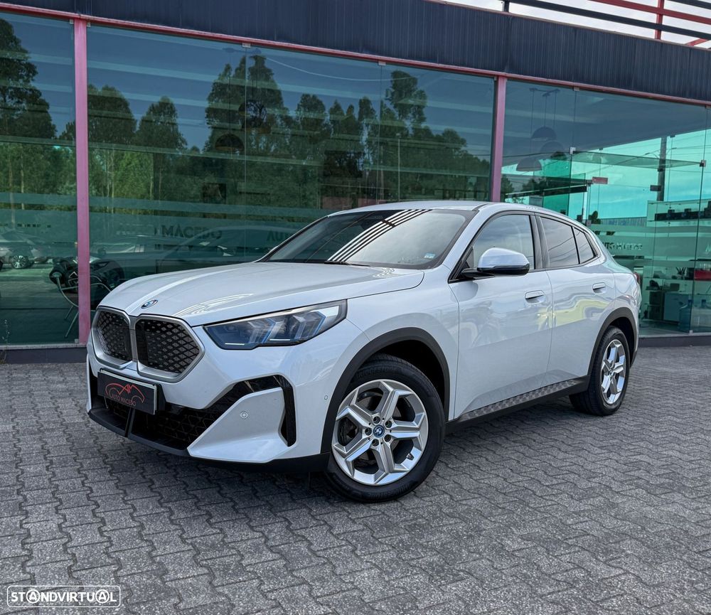 BMW iX2 eDrive20 - 1