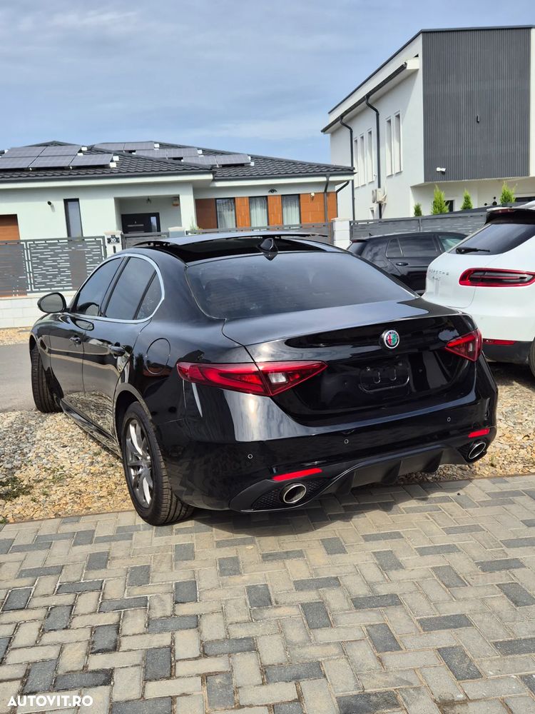 Alfa Romeo Giulia 2.0 Turbo AWD AT8 Veloce - 15