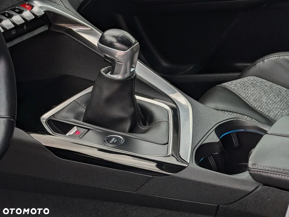 Peugeot 3008 PureTech 130 Stop & Start GPF Allure - 34