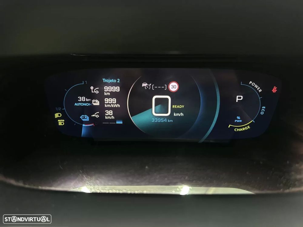 Peugeot e-2008 GT Pack - 31