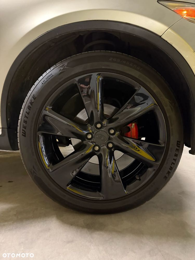 Infiniti FX - 16