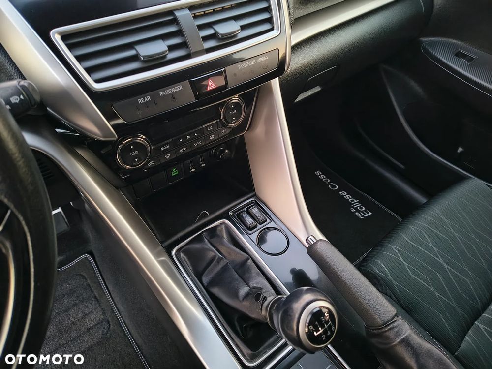 Mitsubishi Eclipse Cross 1.5 T GPF Invite Plus - 24