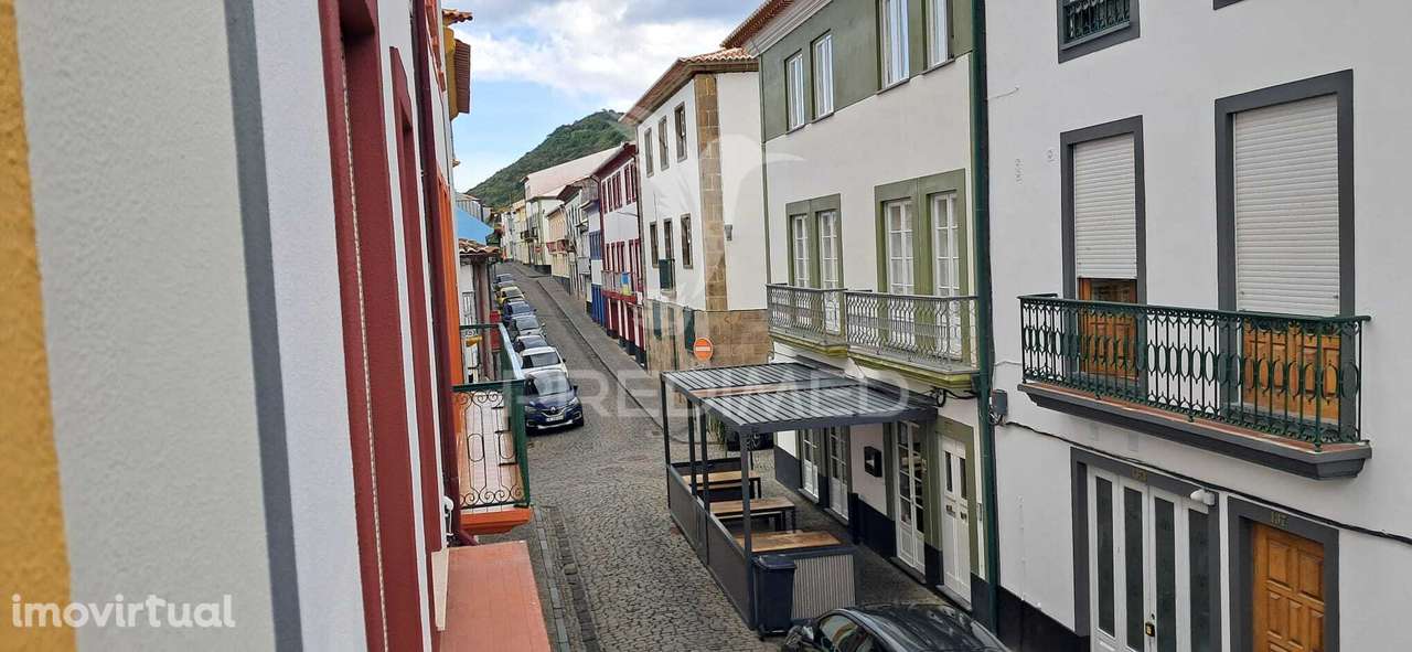 Moradia T3 com Garagem e 4 Pisos – Angra do Heroísmo - Grande imagem: 5/25