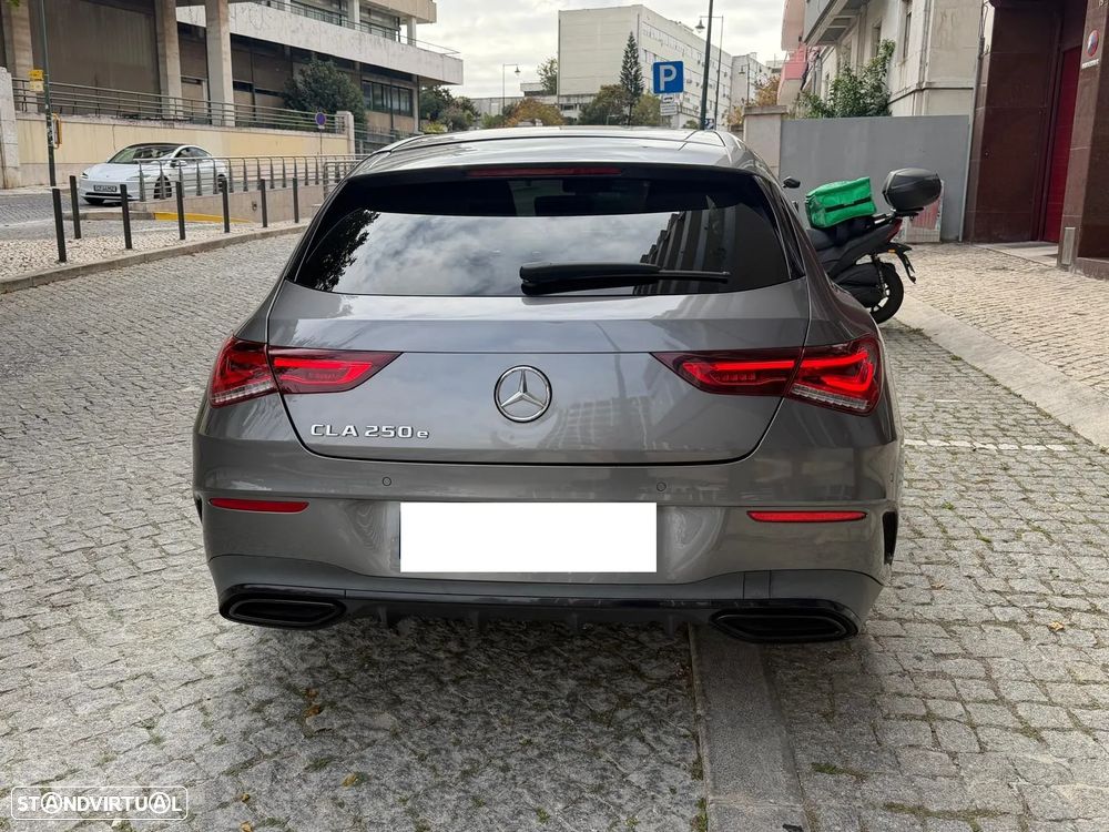 Mercedes-Benz CLA 250 e Shooting Brake AMG Line - 3