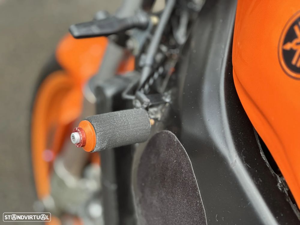 Yamaha FZR 600 R - 10