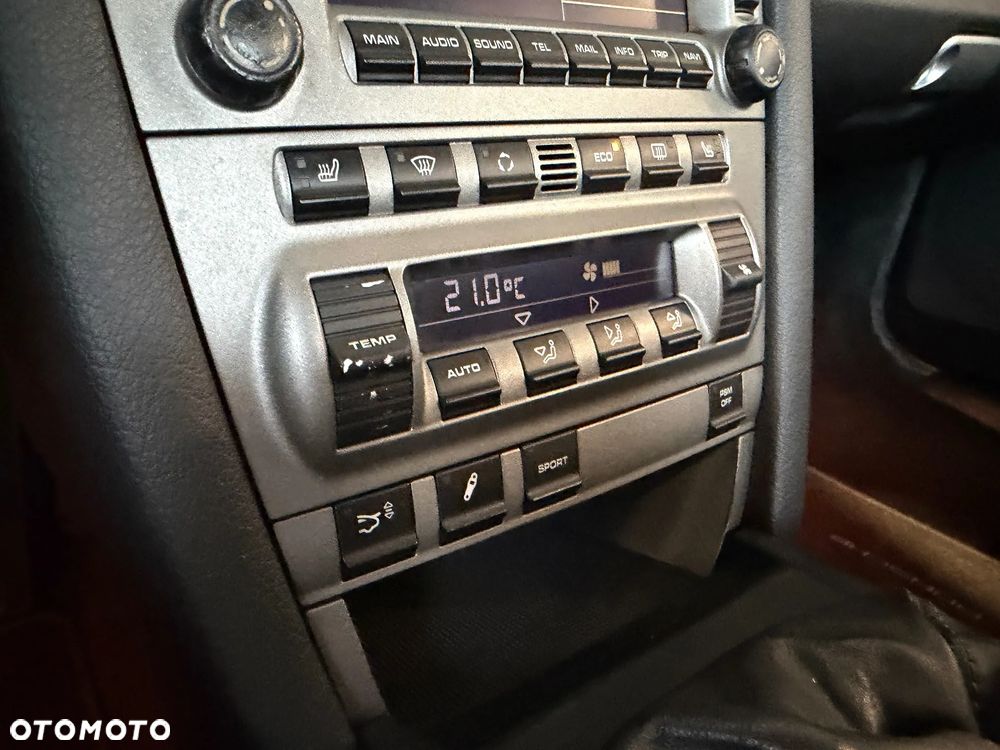 Porsche 911 Carrera S - 22