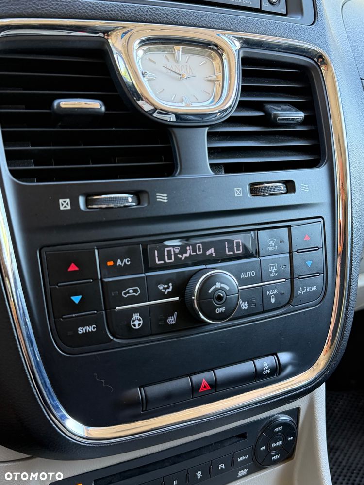 Lancia Voyager 2.8CRD Platinum - 19