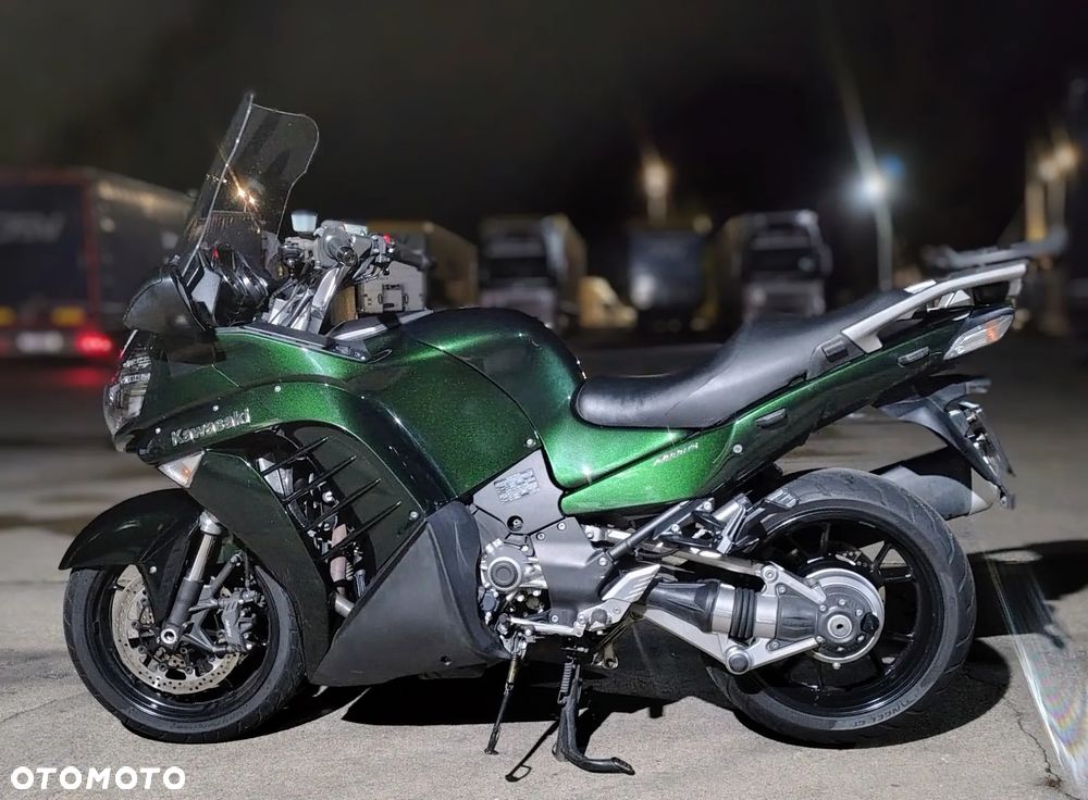 Kawasaki GTR - 16