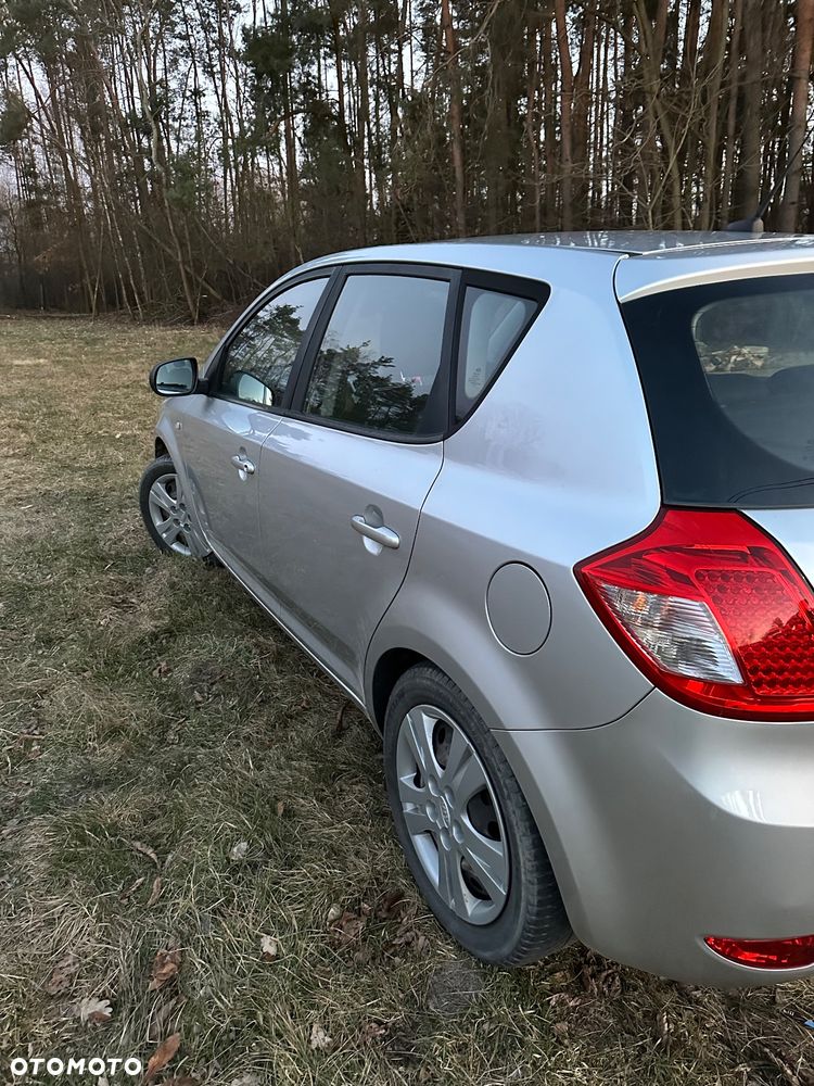 Kia Ceed - 15