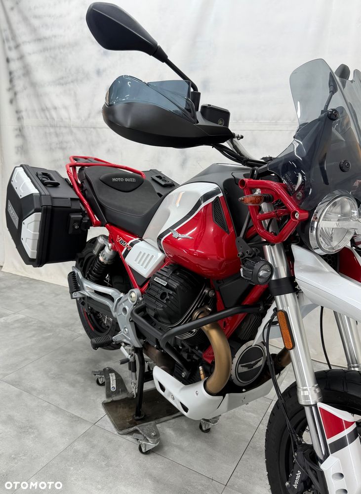 Moto Guzzi V85 - 19