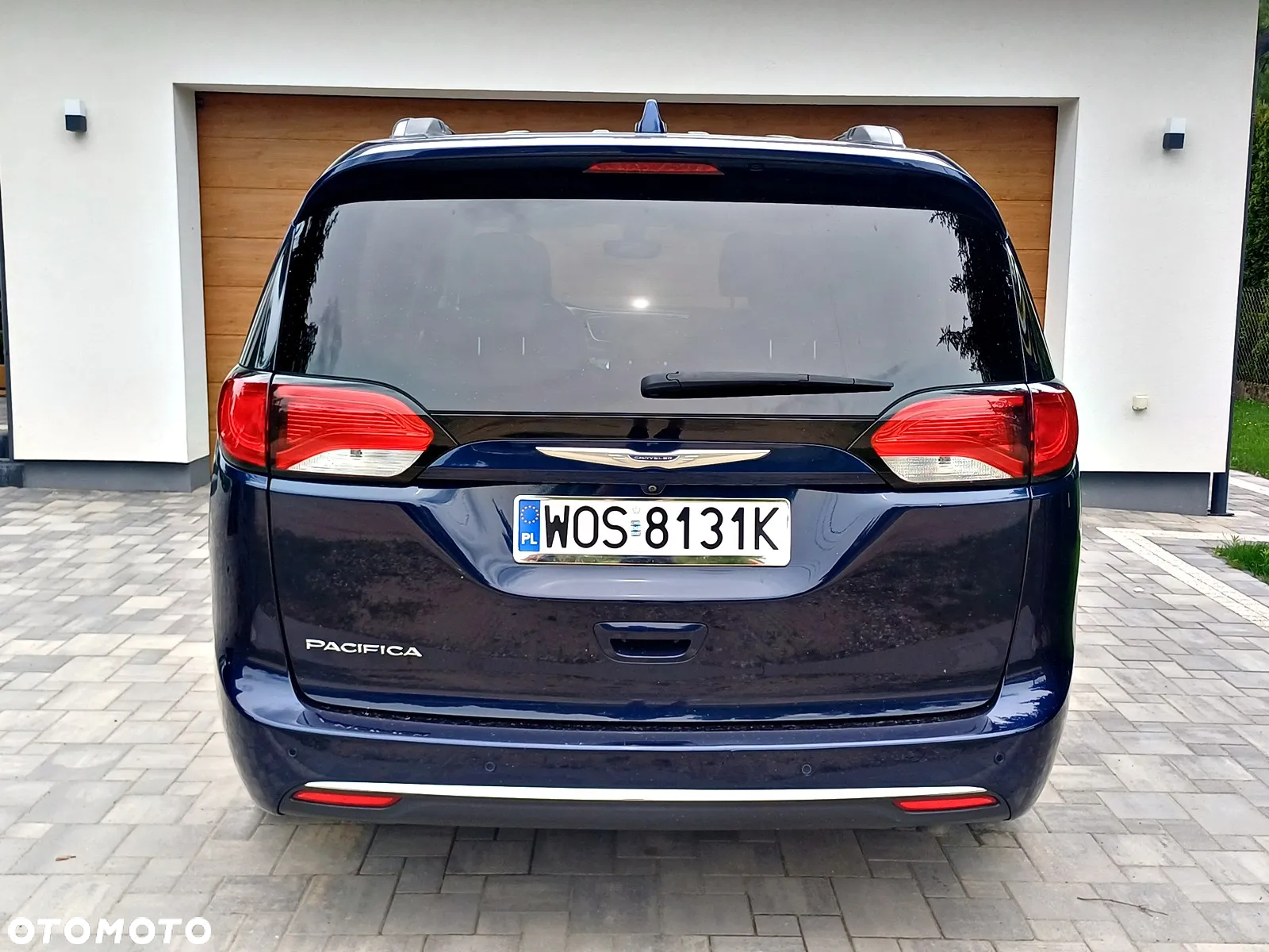 Chrysler Pacifica - 8