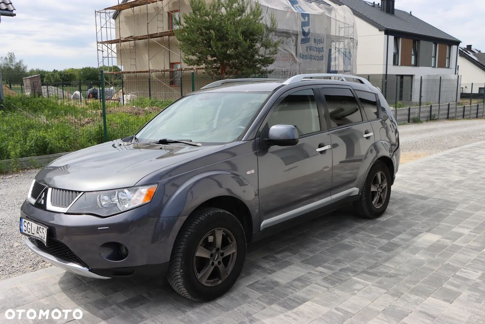 Mitsubishi Outlander 2.0 DID Instyle - 1