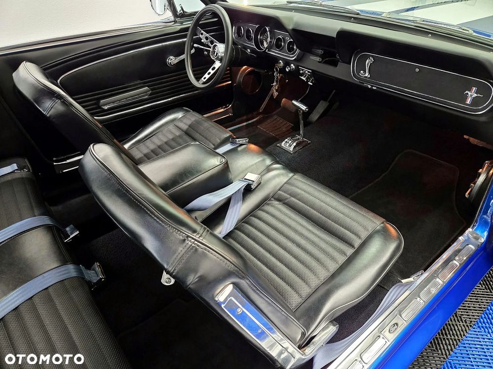 Ford Mustang - 11