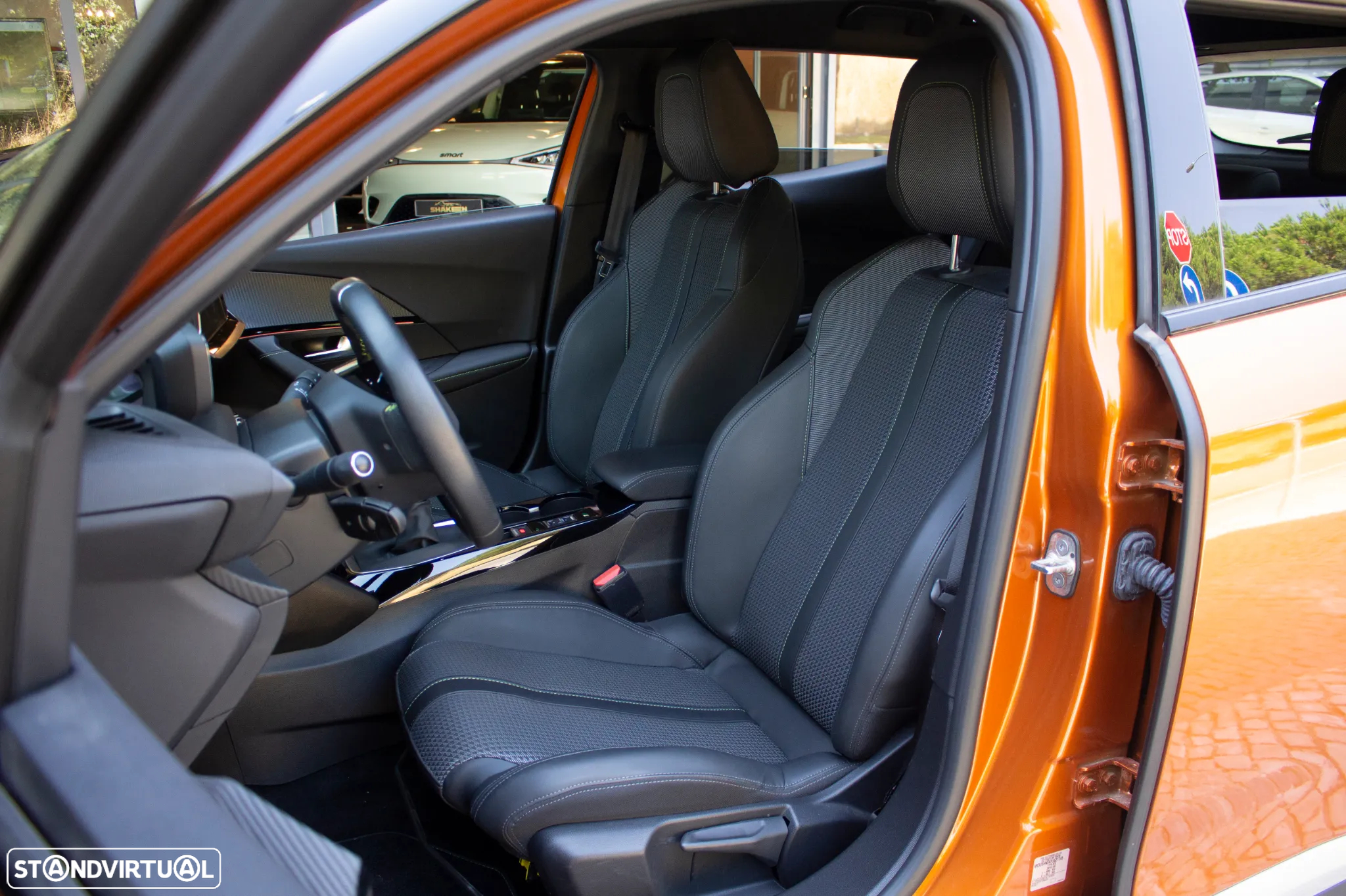 Peugeot 2008 1.2 PureTech Allure Pack - 26