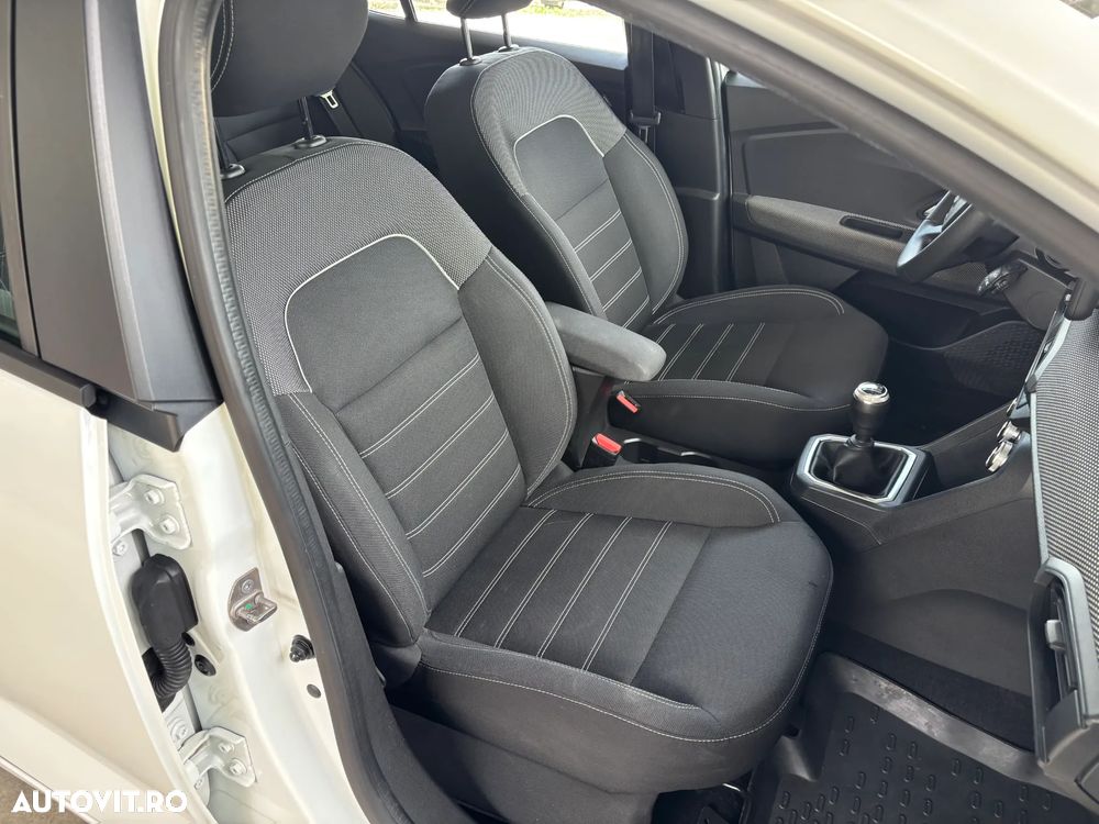 Dacia Logan TCe 90 MT6 Comfort - 37